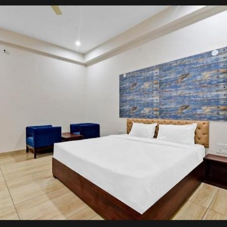 Hotel Amrapali Inn Jaipur Exteriör bild